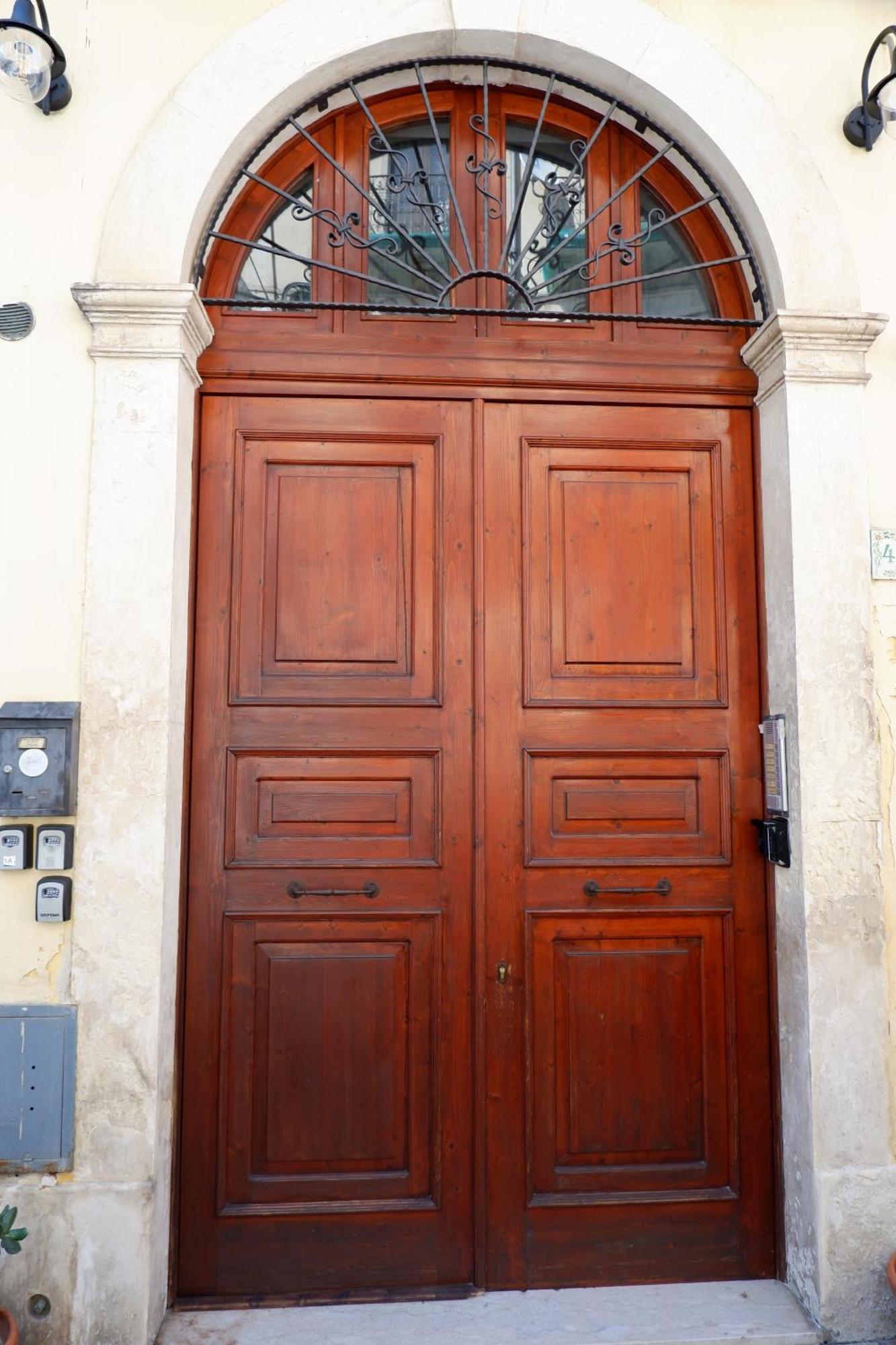 Sikania * Syracuse